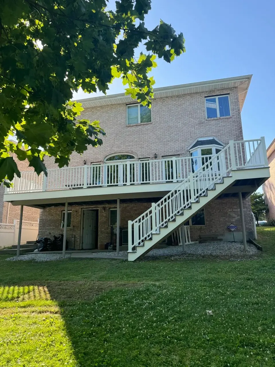 Full Deck Resurfacing & Railing - Slide 3